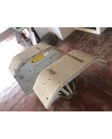 Coppia parafanghi Ford nuovi con telaio