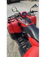 Quad fuoristrada ATV 4x4 rosso