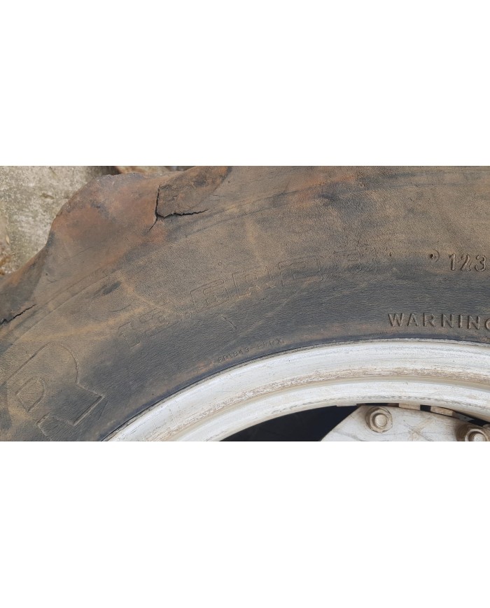 Ruote complete con cerchi 13.6R28