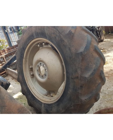 Ruote complete con cerchi 13.6R28